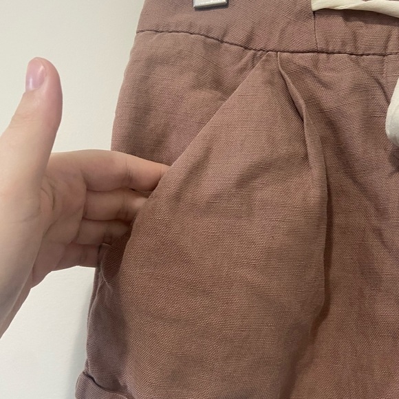 Wilfred | Aritzia Tan/Mauve Allegra Mid-Rise Linen 2" Inseam Shorts Size 2 - Picture 5 of 7